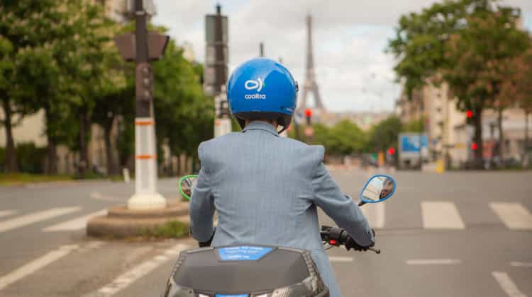 L’empresa catalana Cooltra assoleix els 50.000 usuaris de motos elèctriques compartides en el seu primer any a París