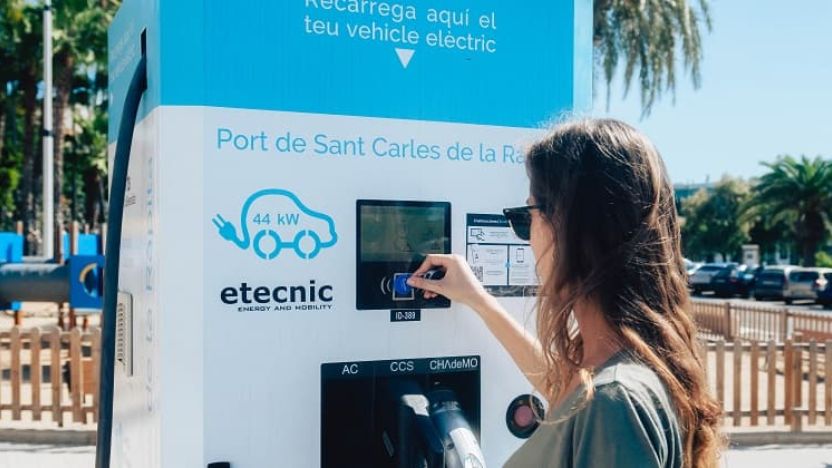 La empresa catalana Etecnic introduce en Reino Unido su sistema de gestión en 500 puntos de recarga para vehículos eléctricos