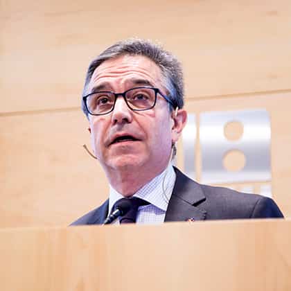 Relats, conduir la transformació de la mà del clúster