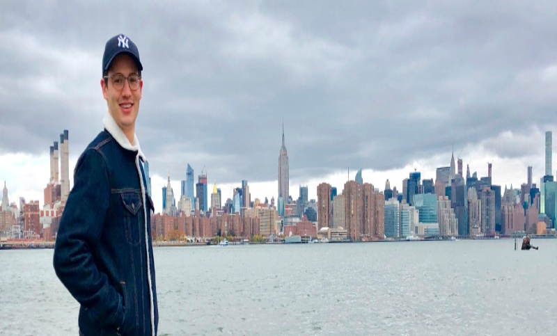 Pau, becari de l’Oficina de Nova York 2018-2019