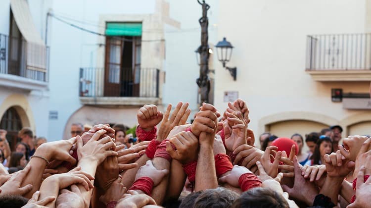 Els 29 clústers catalans treballen projectes específics per fer front a la situació provocada per la Covid-19