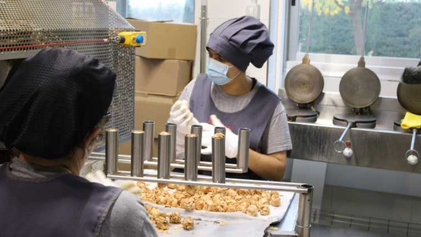 L'empresa d'economia social El Rosal comença a exportar amb la introducció de les seves galetes a 25 botigues de Bèlgica