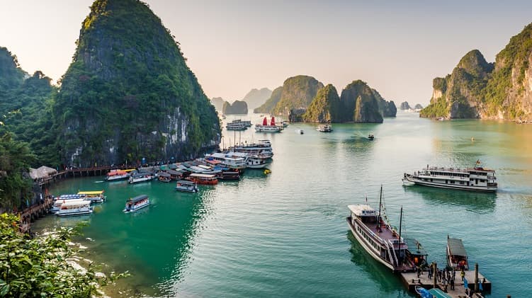 El conseller Sàmper encapçala des d’aquest dijous una missió institucional al Vietnam per fomentar les relacions comercials 