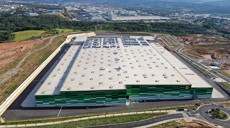 La multinacional Lidl posa en marxa un nou magatzem a Martorell, on ha invertit 140 MEUR, el seu projecte logístic més gran a Espanya
