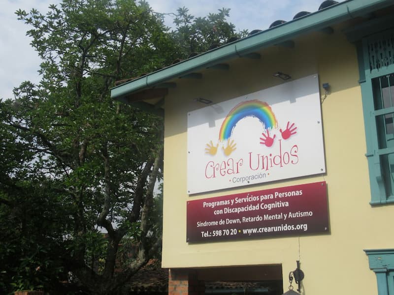 La fundació Ampans col·labora amb una ONG colombiana per obrir al país un centre d'atenció per a persones amb discapacitat 