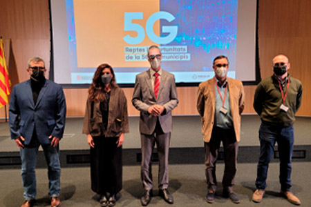 Foto de família de les entitats impulsores de l'informe
