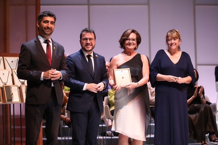 Lliurament de la Creu de Sant Jordi a l'Associació El Círcol de Reus