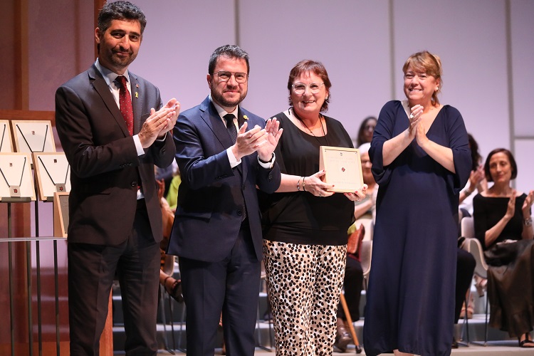 Lliurament de la Creu de Sant Jordi a Joventut de la Faràndula