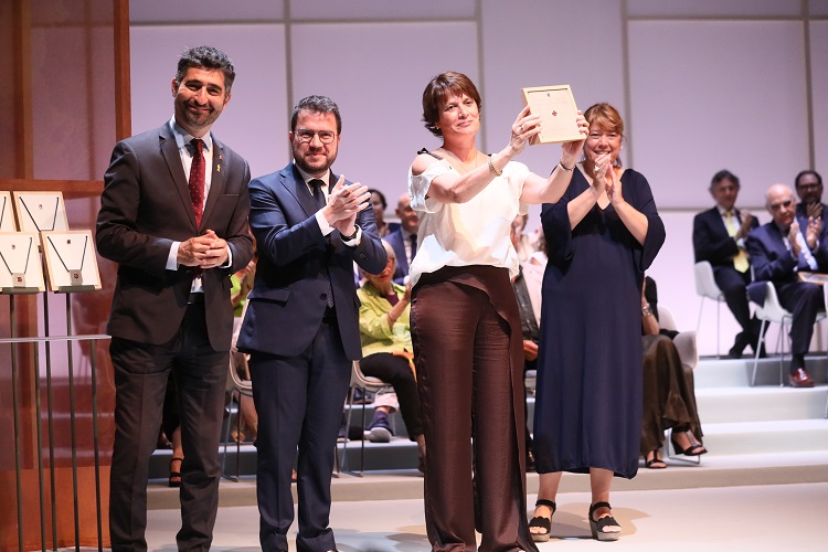 Lliurament de la Creu de Sant Jordi a l'Orfeó Vigatà
