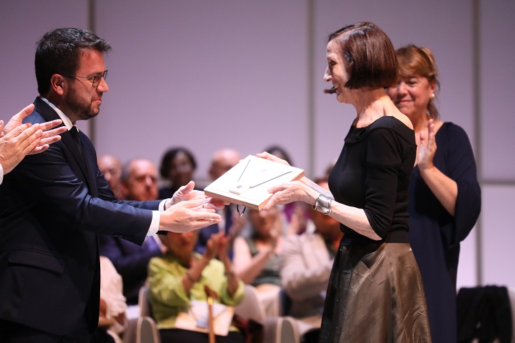 Lliurament de la Creu de Sant Jordi a Carme Elias