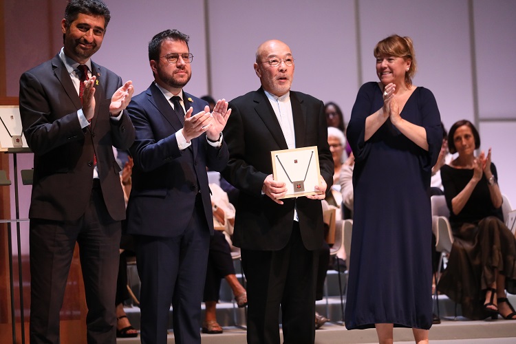 Lliurament de la Creu de Sant Jordi a  Hisao Suzuki