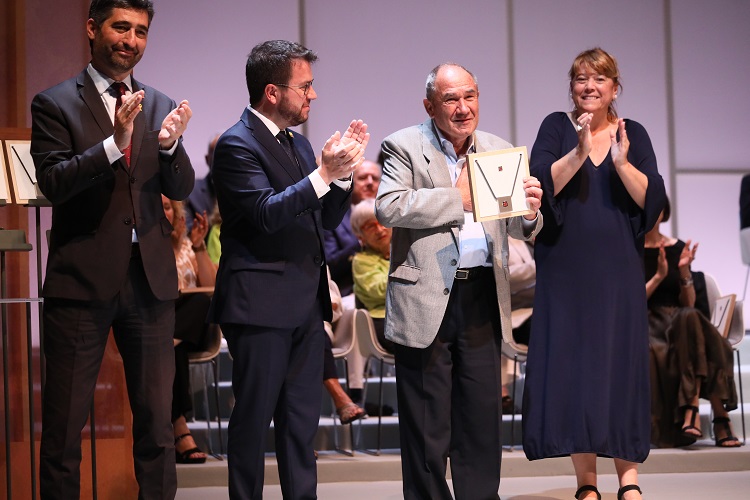 Lliurament de la Creu de Sant Jordi a Lluís Parés