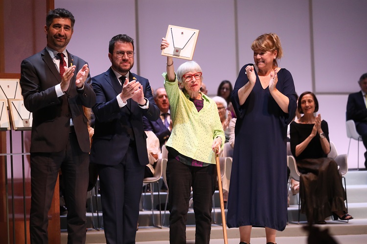 Lliurament de la Creu de Sant Jordi a Mari Chordà