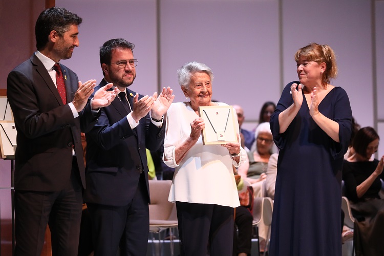 Lliurament de la Creu de Sant Jordi a Maria Carme Cardó