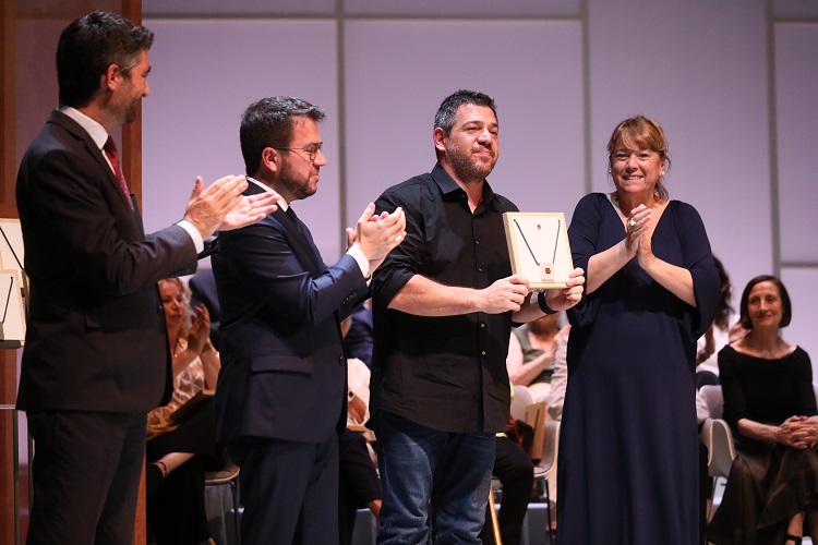 Lliurament de la Creu de Sant Jordi a Tortell Poltrona